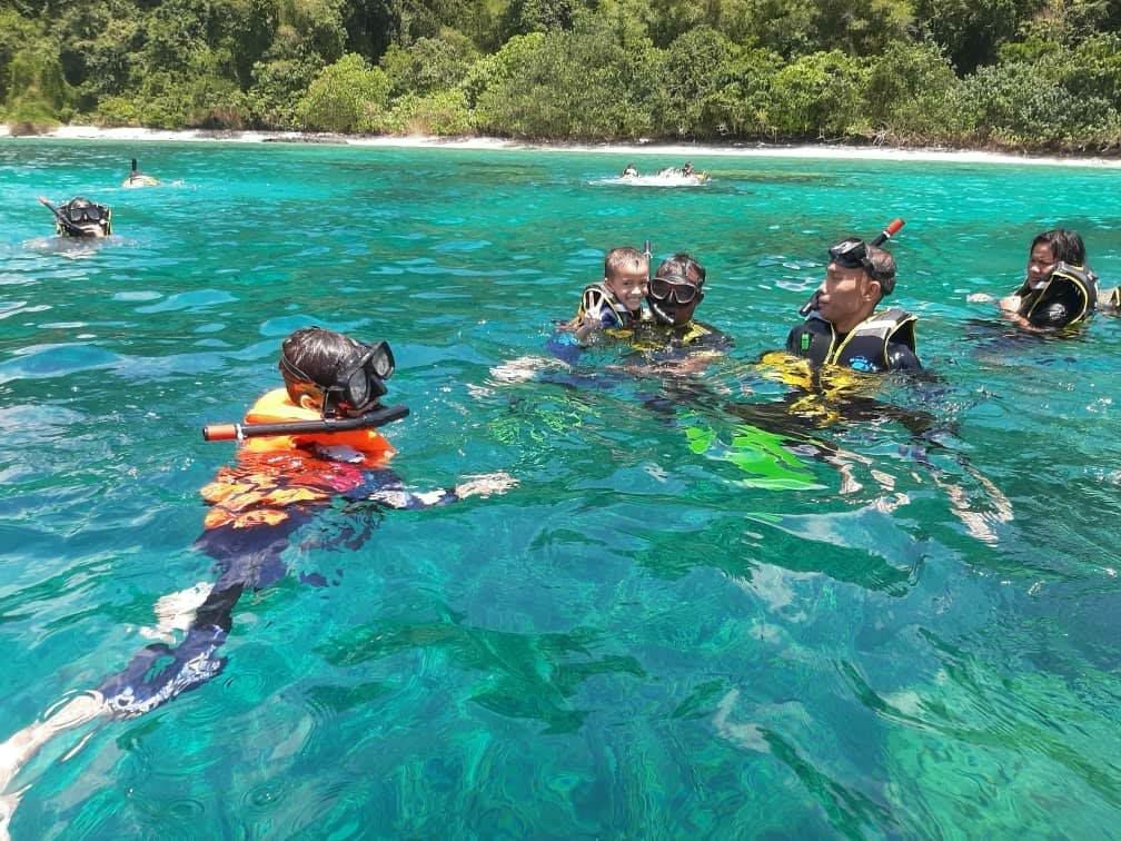 Pakej Snorkeling Pulau Redang – DAYTRIP